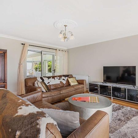 Lakefront Getaway In Rotorua Exterior photo