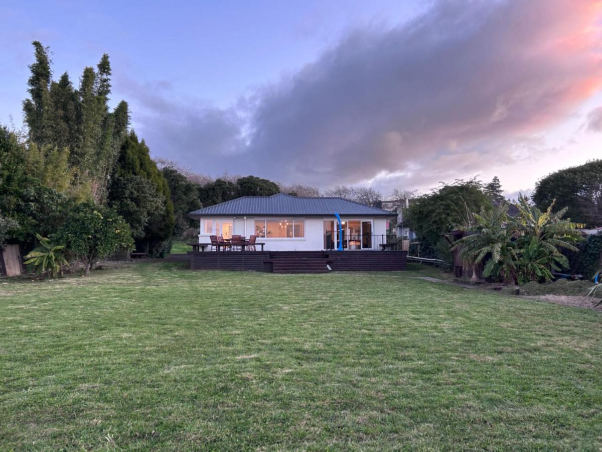 Lakefront Getaway In Rotorua Exterior photo
